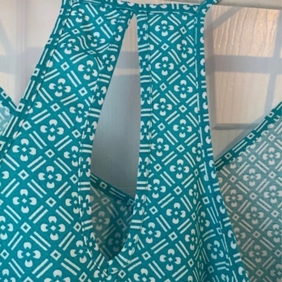 TANK Top Juniors XLarge ( SO brand) - Picture 3 of 6